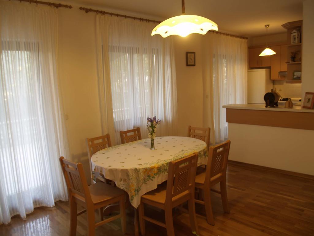 Apartments Mrva Ugljan Exterior photo